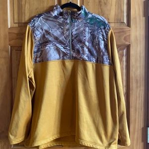 Under Armour camouflage 1/4 zip men’s pullover